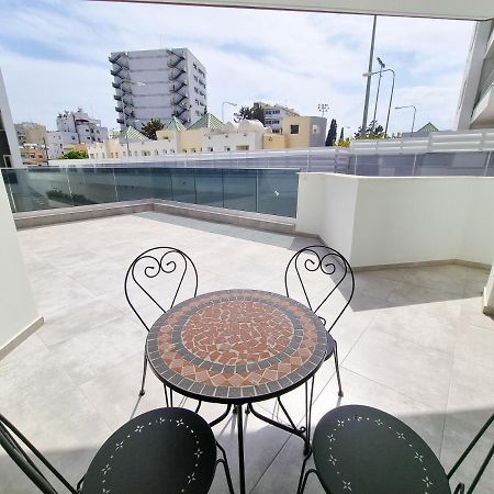 Shades Of Blue Apartment Larnaca Exterior photo